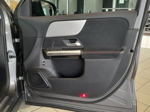 Mercedes-Benz GLA GLA200d Progressive - Image 9