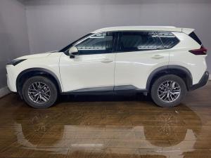 Nissan X-Trail 2.5 Visia - Image 8