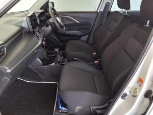Suzuki Swift 1.2 GLX auto - Image 9
