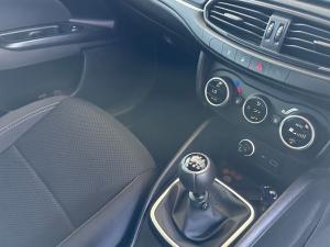 Fiat Tipo hatch 1.4 Life - Image 18