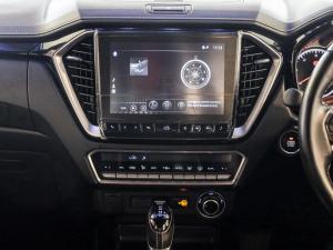 Isuzu D-Max 3.0TD double cab V-Cross 4x4 - Image 12
