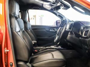 Isuzu D-Max 3.0TD double cab V-Cross 4x4 - Image 15