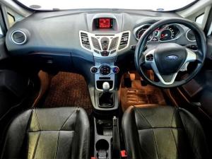 Ford Fiesta 3-door 1.6 Titanium - Image 10