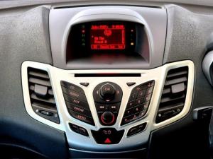 Ford Fiesta 3-door 1.6 Titanium - Image 14