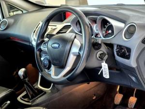 Ford Fiesta 3-door 1.6 Titanium - Image 16