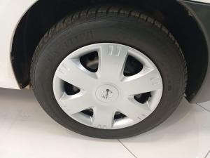 Nissan NP200 1.6i safety pack (aircon) - Image 9