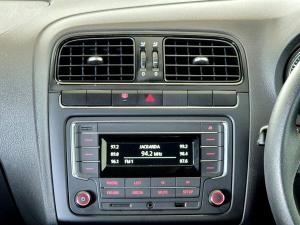 Volkswagen Polo Vivo hatch 1.6 Comfortline auto - Image 12