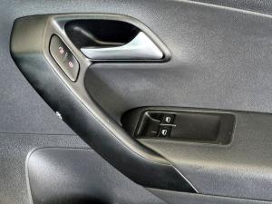 Volkswagen Polo Vivo hatch 1.6 Comfortline auto - Image 14