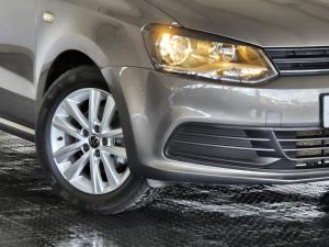 Volkswagen Polo Vivo hatch 1.6 Comfortline auto - Image 3