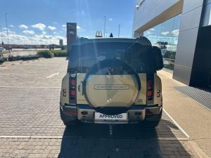 Land Rover Defender 110 D300 X-Dynamic HSE - Image 6