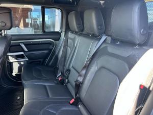Land Rover Defender 110 D300 X-Dynamic HSE - Image 8