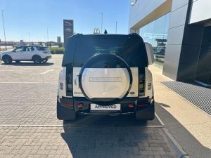 Land Rover Defender 110 D300 X - Image 10