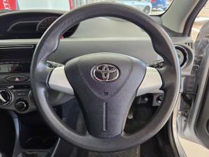 Toyota Etios hatch 1.5 Sprint - Image 8