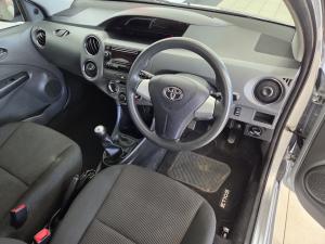 Toyota Etios hatch 1.5 Sprint - Image 13
