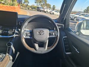 Toyota Land Cruiser 300 3.5T ZX - Image 8