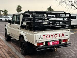 Toyota Land Cruiser 79 4.5D-4D V8 double cab LX - Image 18