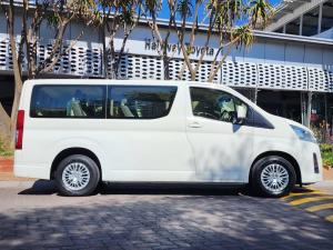 Toyota Quantum 2.8 LWB bus 11-seater GL - Image 3