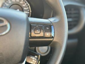 Toyota Hilux 2.4GD-6 Xtra cab Raider manual - Image 10