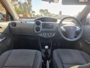 Toyota Etios hatch 1.5 Sport - Image 6
