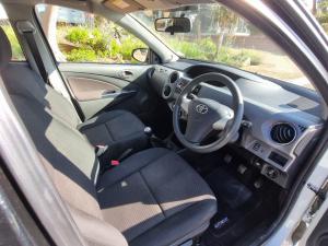Toyota Etios hatch 1.5 Sport - Image 7