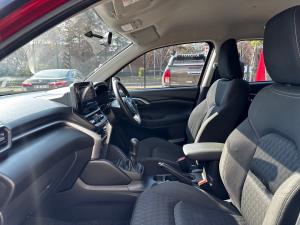 Toyota Urban Cruiser 1.5 XR manual - Image 7
