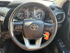 Toyota Hilux 2.4GD-6 Xtra cab Raider manual - Image 8