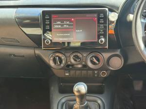 Toyota Hilux 2.4GD-6 Xtra cab Raider manual - Image 14
