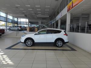 Toyota RAV4 2.2D-4D AWD VX - Image 11