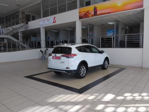 Toyota RAV4 2.2D-4D AWD VX - Image 2