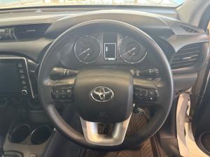 Toyota Hilux 2.4 GD-6 RB Raider automaticE/CAB - Image 8