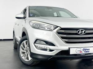 Hyundai Tucson 2.0 Premium automatic - Image 6