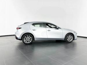 Mazda MAZDA3 1.5 Dynamic automatic 5-Door - Image 6