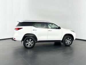 Toyota Fortuner 2.4GD-6 Raised Body automatic - Image 6