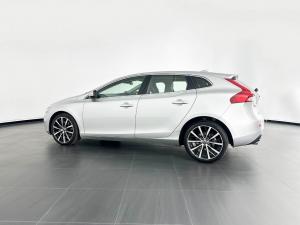Volvo V40 D3 Inscription Geartronic - Image 2