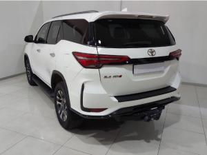 Toyota Fortuner 2.4GD-6 auto - Image 3