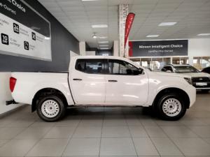 Nissan Navara 2.5DDTi double cab SE auto - Image 2