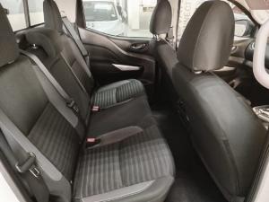 Nissan Navara 2.5DDTi double cab SE auto - Image 6