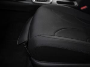 Toyota Hilux 2.8GD-6 double cab Raider auto - Image 24
