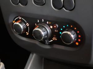 Nissan NP200 1.6i safety pack (aircon) - Image 9