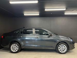 Volkswagen Polo sedan 1.6 manual - Image 5