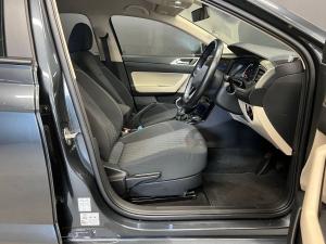 Volkswagen Polo sedan 1.6 manual - Image 7