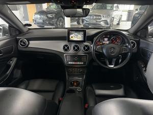 Mercedes-Benz CLA200d Urban automatic - Image 10
