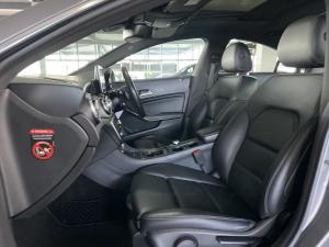 Mercedes-Benz CLA200d Urban automatic - Image 2