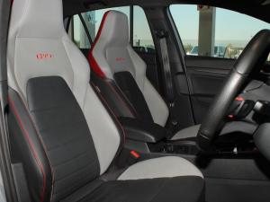 Volkswagen Golf GTI - Image 7