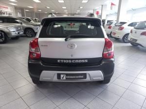 Toyota Etios Cross 1.5 Xs - Image 5