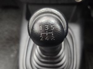 Toyota Hilux 2.0 single cab S (aircon) - Image 13