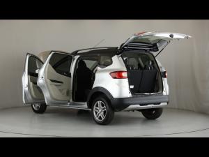 Renault Triber 1.0 Intens auto - Image 10