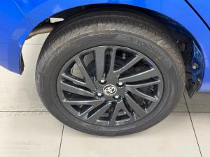 Toyota Vitz 1.0 XR manual - Image 12