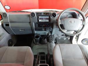 Toyota Land Cruiser 79 4.5D-4D V8 single cab LX - Image 7