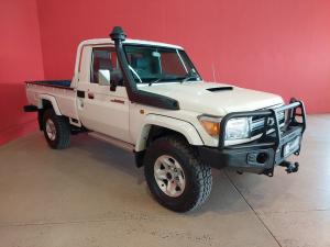 Toyota Land Cruiser 79 4.5D-4D V8 single cab LX - Image 1